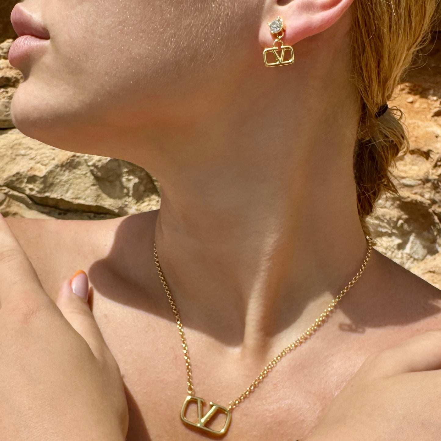 VLogo Pendant Earrings